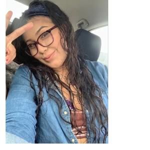 Meet your Posher, Dee